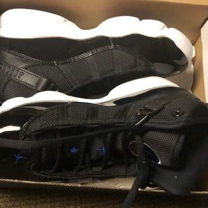 Jordan 6 rings kids size 2Y.